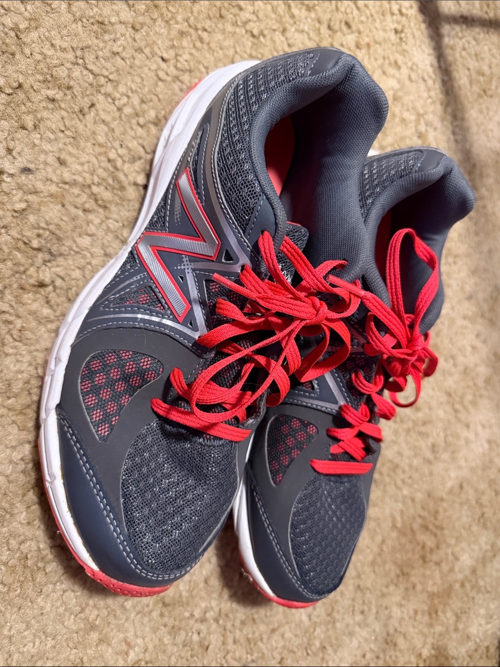 New Balance Women's Gray Athletic Shoes with Red Accents